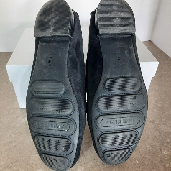 Anne Klein I FLEX Loafers Leather Black Gold Accent Logo Quiet Luxury Size 10.5 - Picture 8 of 16
